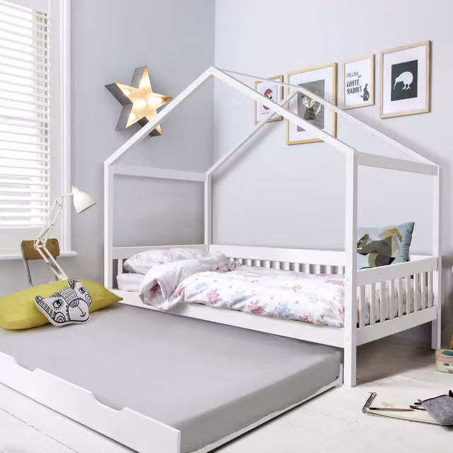 Noa and Nani Lottie Treehouse Single Day Bed with Trundle in White