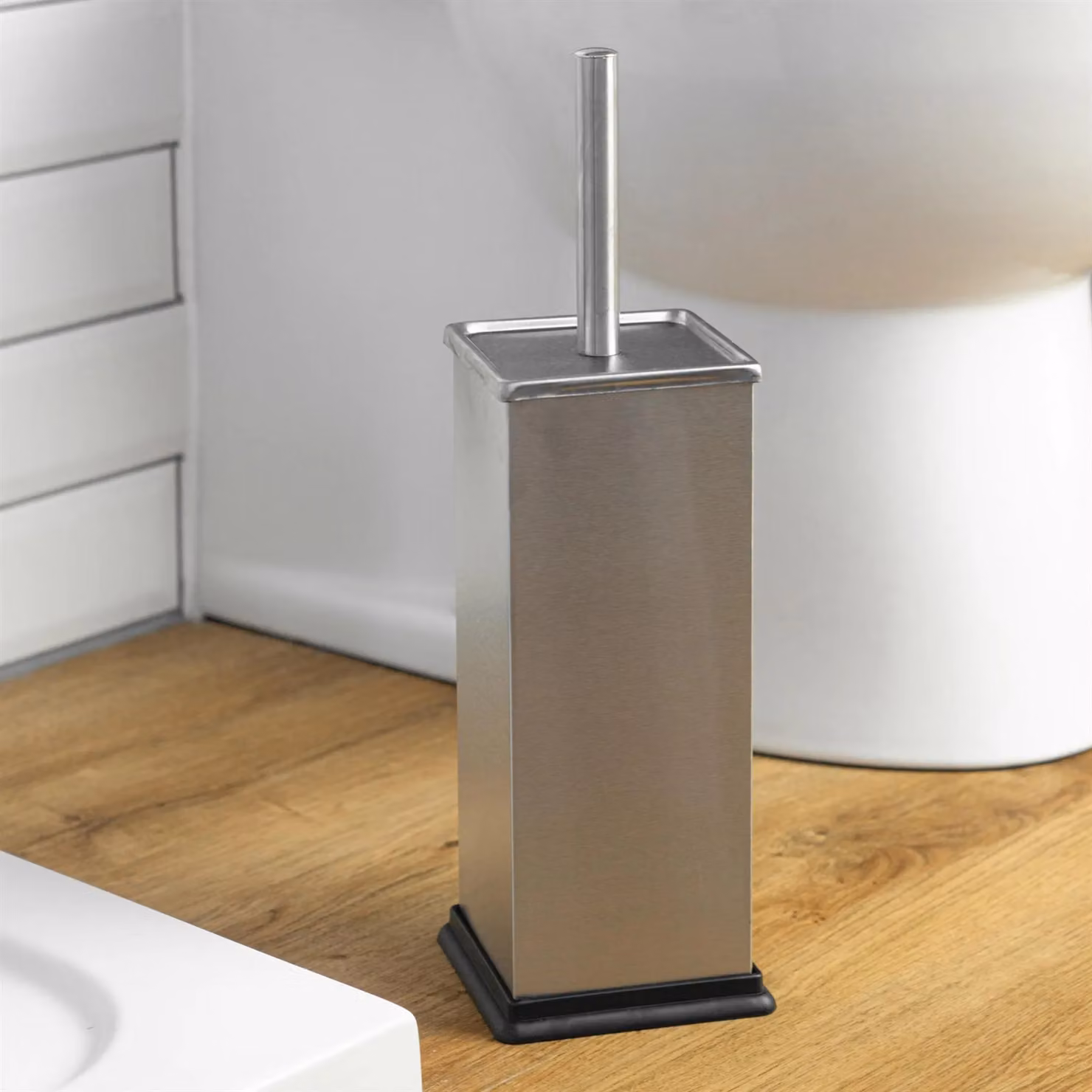 Harbour Housewares Pack of 2 Square Stainless Steel Toilet Brushes and Holders in Silver – 7