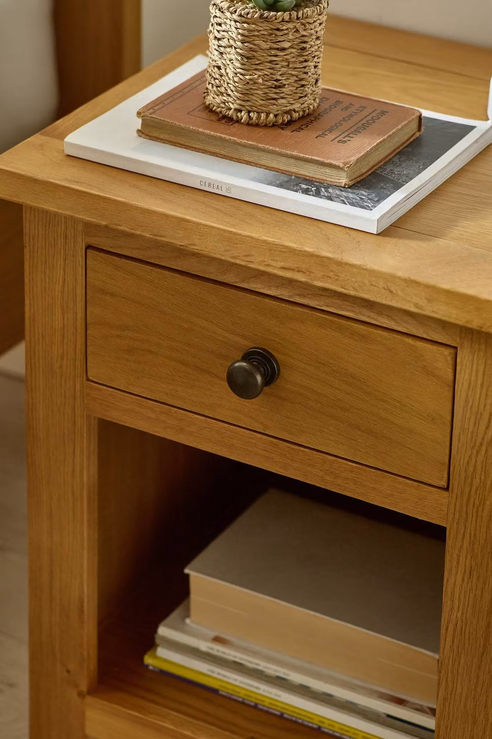 Julian Bowen Marlborough 1 Drawer Bedside Table in Brown Waxed Oak – 4
