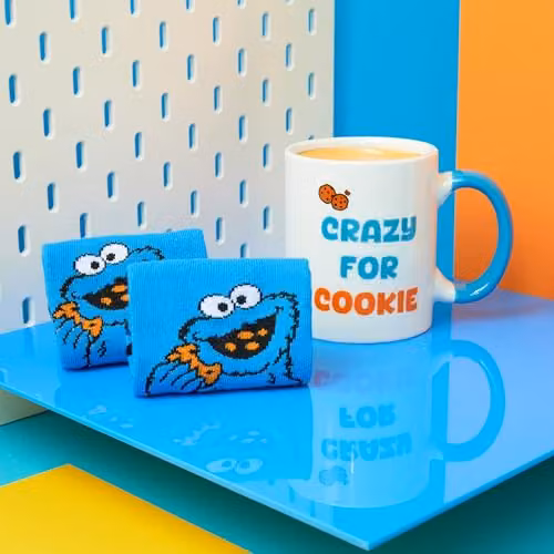 Get Trend Sesame Street Cookie Monster Ceramic Mug and Crew Socks Gift Set, Multicolour, 340ml – 5