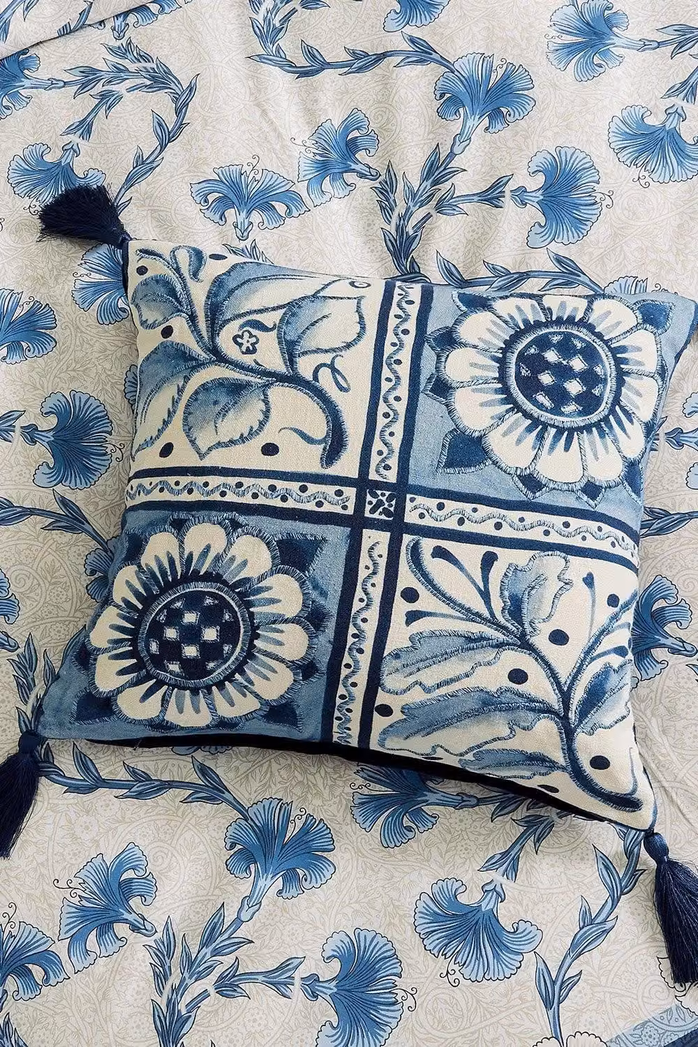 V & A Scrolling Carnation Floral Cotton Cushion in Blue and White, W/D/H: 45 x 45 x 45 cm – 2