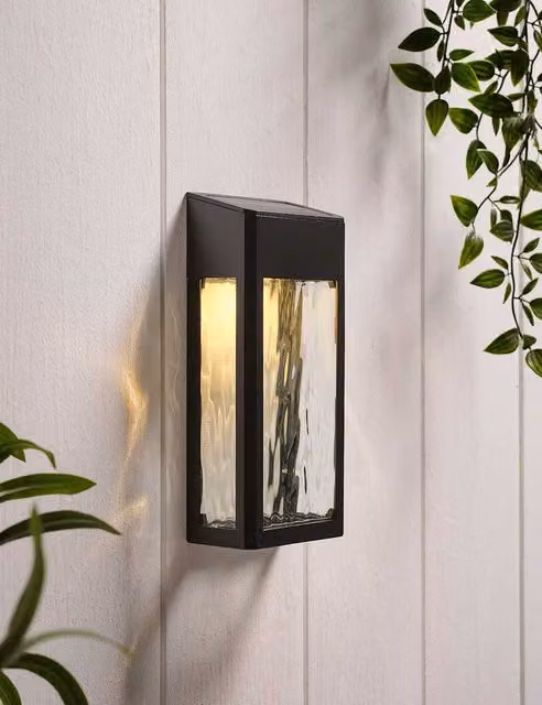 Lights4fun Crackle Solar LED Wall Light in Black with Transparent Glass