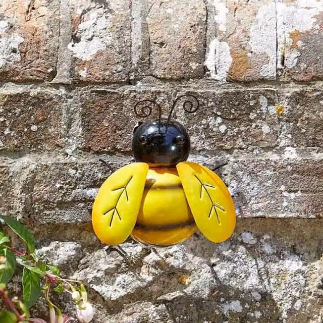 Garden Mile Metal Bee Wall Hanging Decoration, Yellow and Black, 16 cm