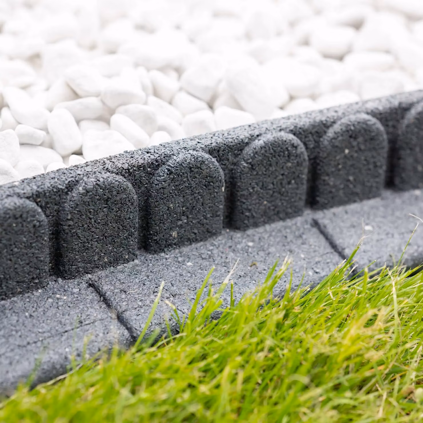 Nicoman Grey Rubber Garden Edging Border for Lawnmowers, Pack of 4 – 5