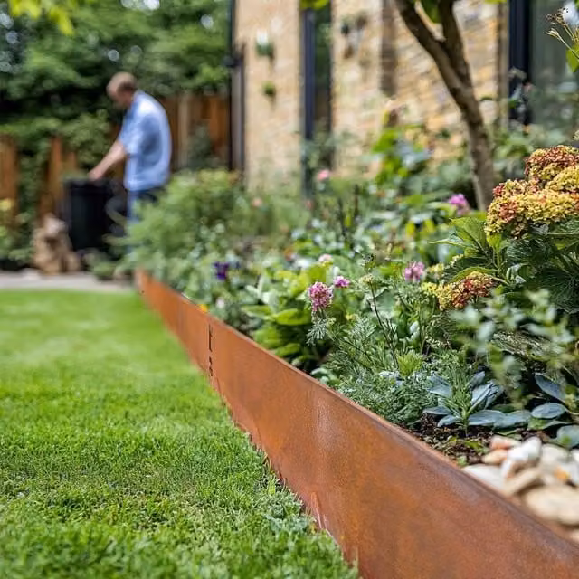 Nicoman Set of 5 Heavy Duty Metal Garden Border Edging in Bronze