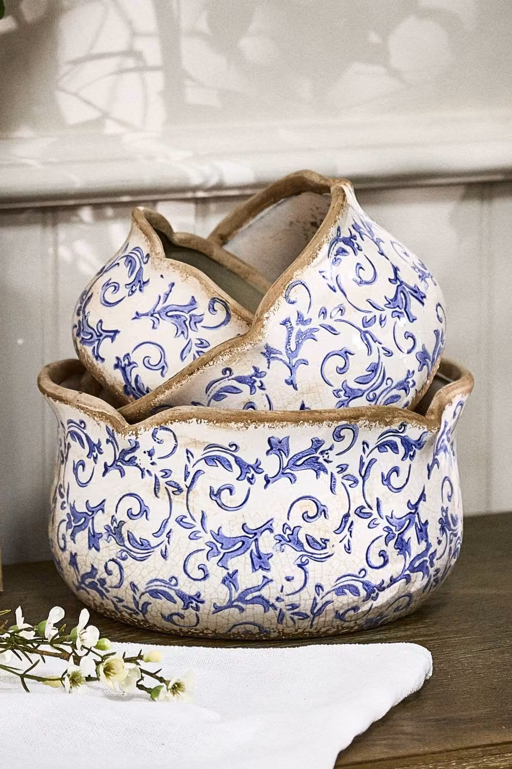 Dibor Set of 3 Vintage Solene Blue Botanical Ceramic Flower Planters in Beige and Blue – 3