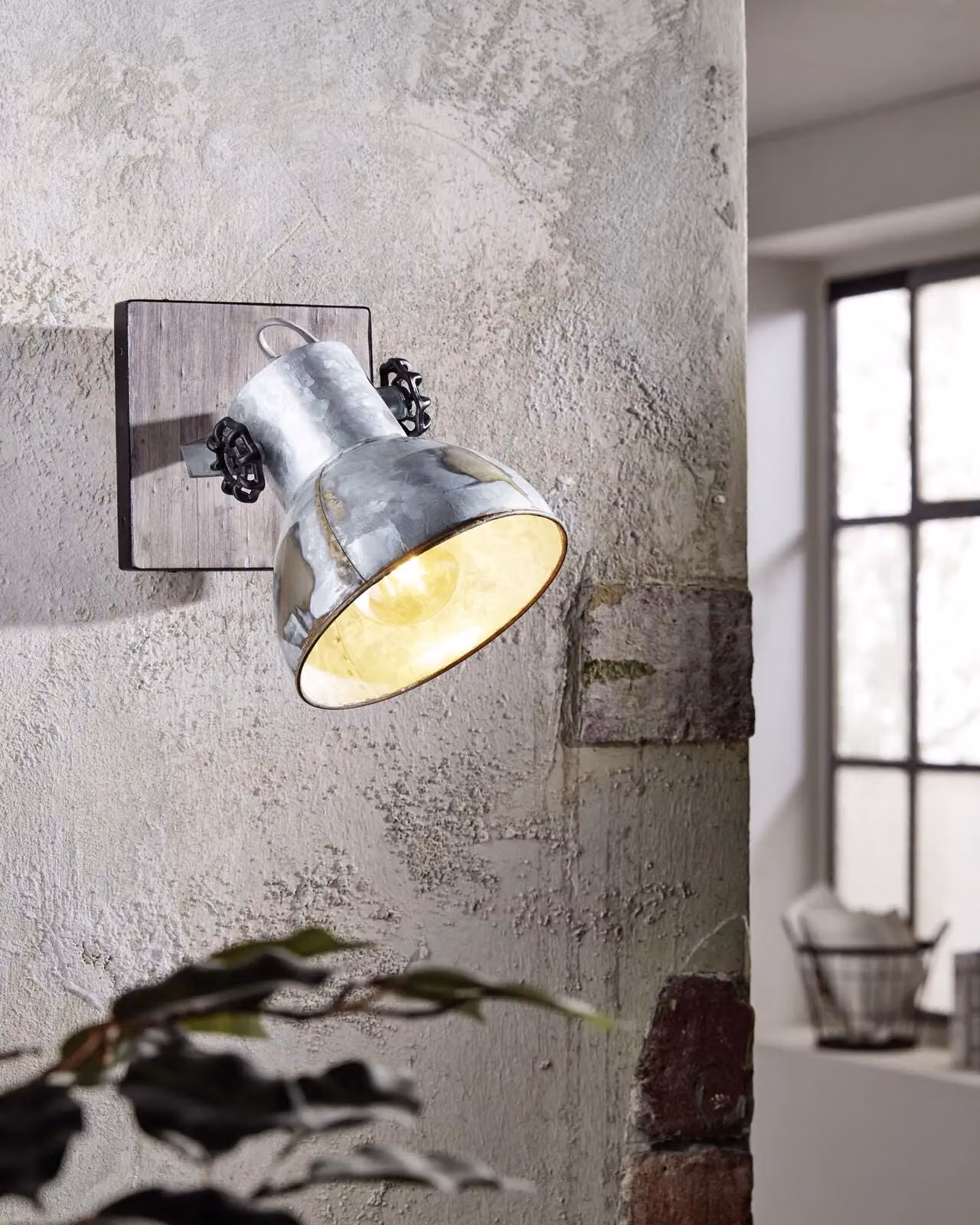 Loops Adjustable Industrial Wall Light in Wood and Black Metal with E27 Socket – 2