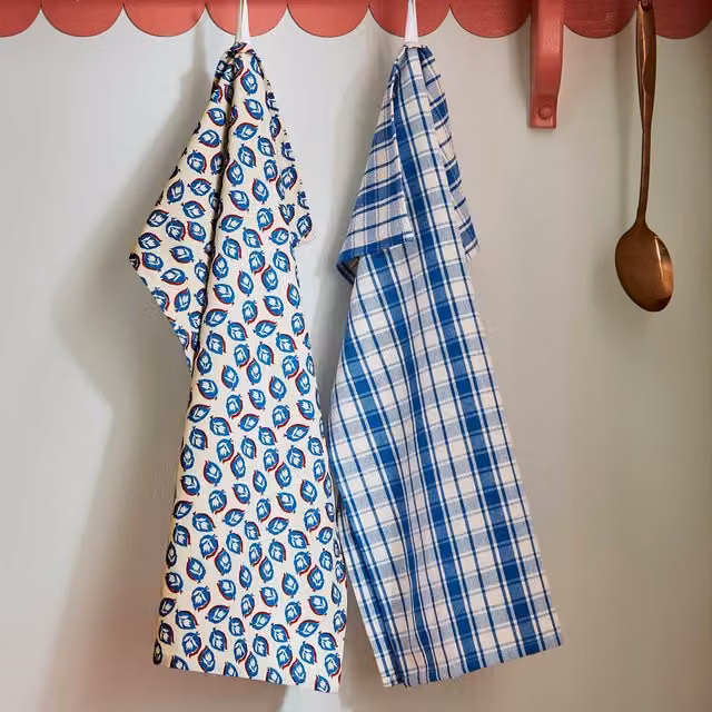 Land & Shore Set of 2 Woven Check and Seedling Cotton Tea Towels in Multicolour