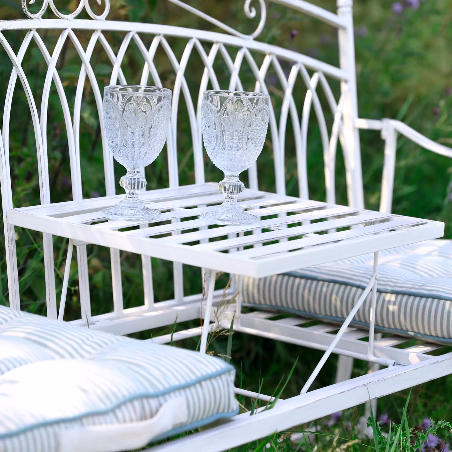 Dibor Vintage Large Arched Metal Garden Companion Seat Bench in Cream with Blue Cushions – 2