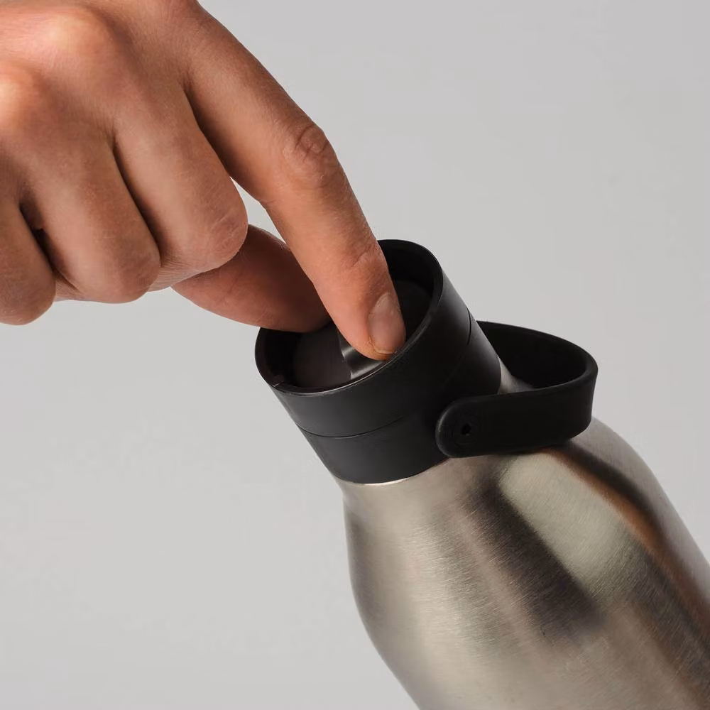 Circular & Co Vacuum Insulated Stainless Steel Water Bottle, 750ml, Silver or Black – 2