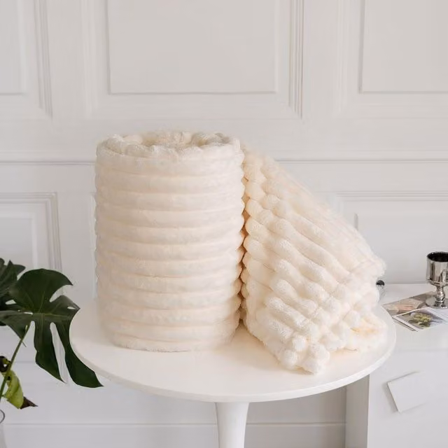 Kampala Hill Hygge Blanket Throw in White and Yellow, W/D/H: 200 x 240 cm