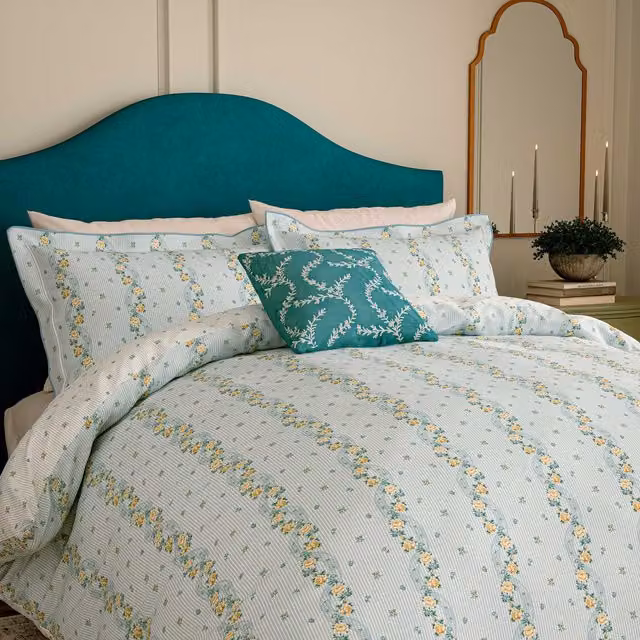 V&A Spitalfields Rose Cotton Mako Satin Duvet Cover and Pillowcase Set in Petrol Blue, W/H: 90 x 200 cm