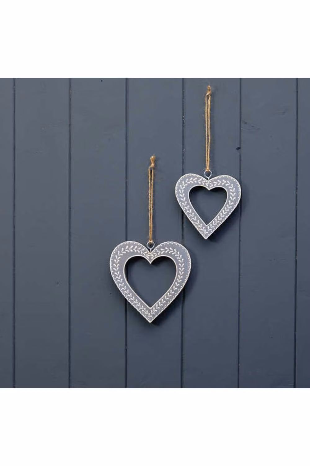 KDMD Delicate Hanging Grey and White Heart Pendant with Floral Kerry Work – 2