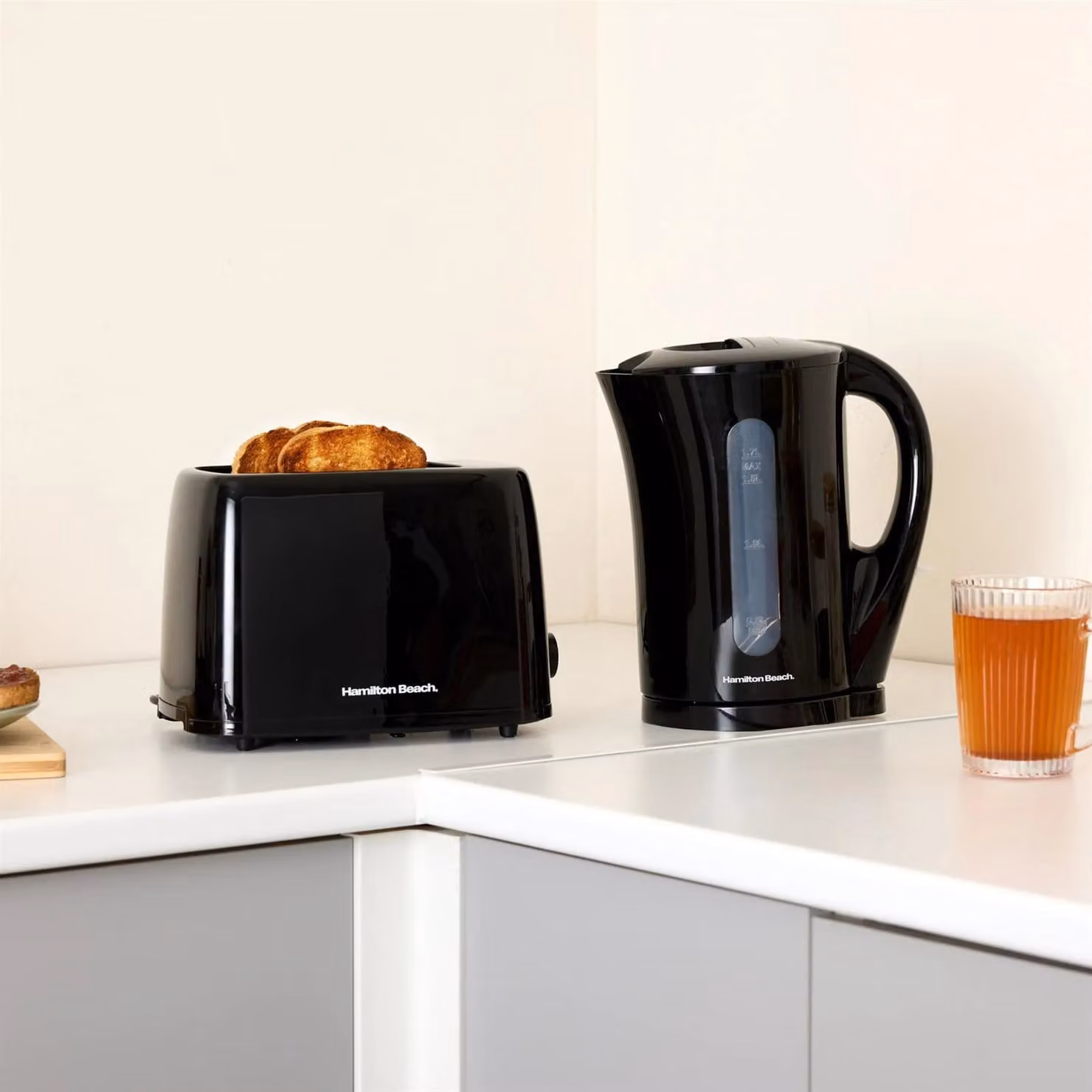 Hamilton Beach Essential Kettle and Toaster Set in Black – 1