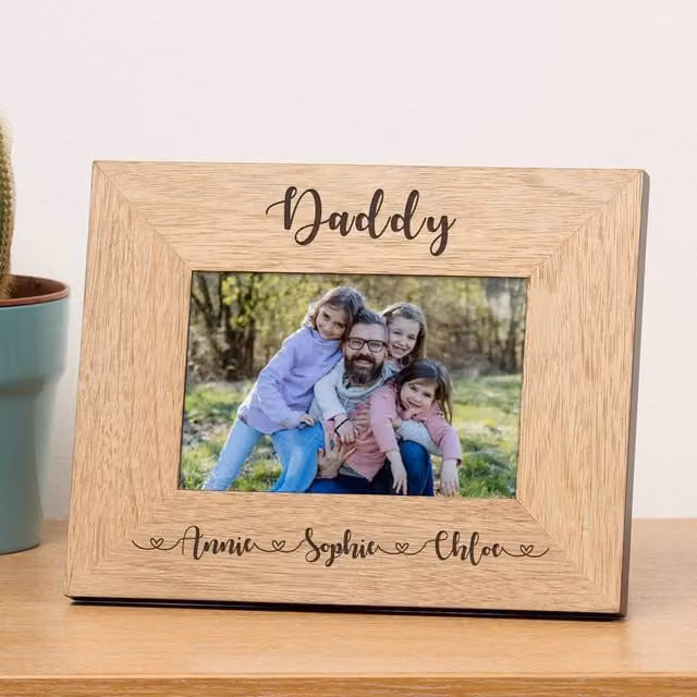 Uniqueful Personalised Daddy and Childrens Names Wood Picture Frame, Brown, W/H: 10 x 15 cm