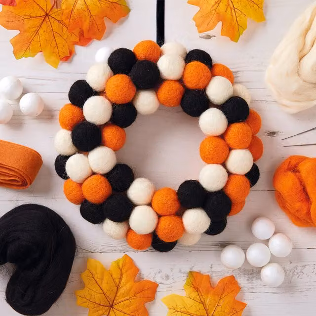 Simply Make Autumnal Halloween Wreath Craft Kit in Multicolour and Orange Felt