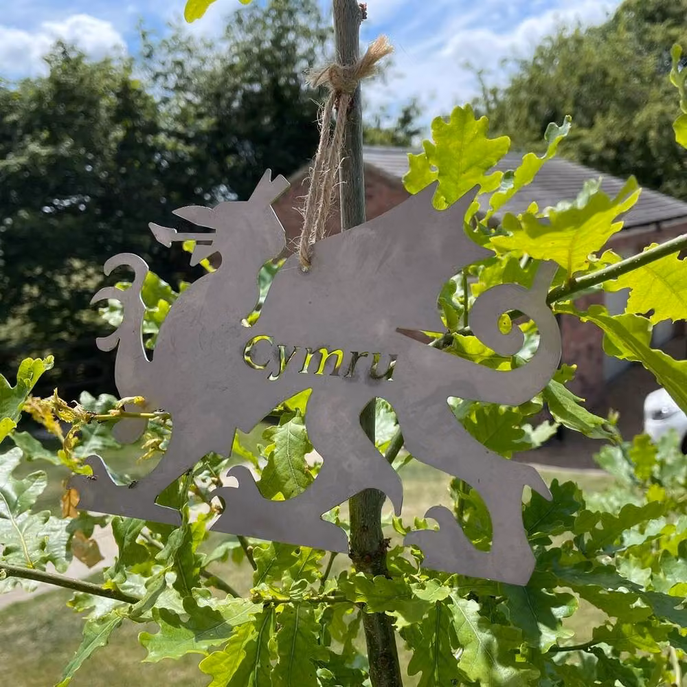 Poppyforge Hanging Welsh Dragon Metal Garden Art in Silver, W: 20 cm, H: 14 cm – 3