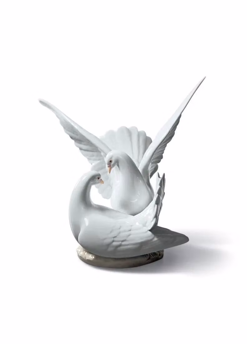 Lladró Love Nest Doves Porcelain Figurine in White