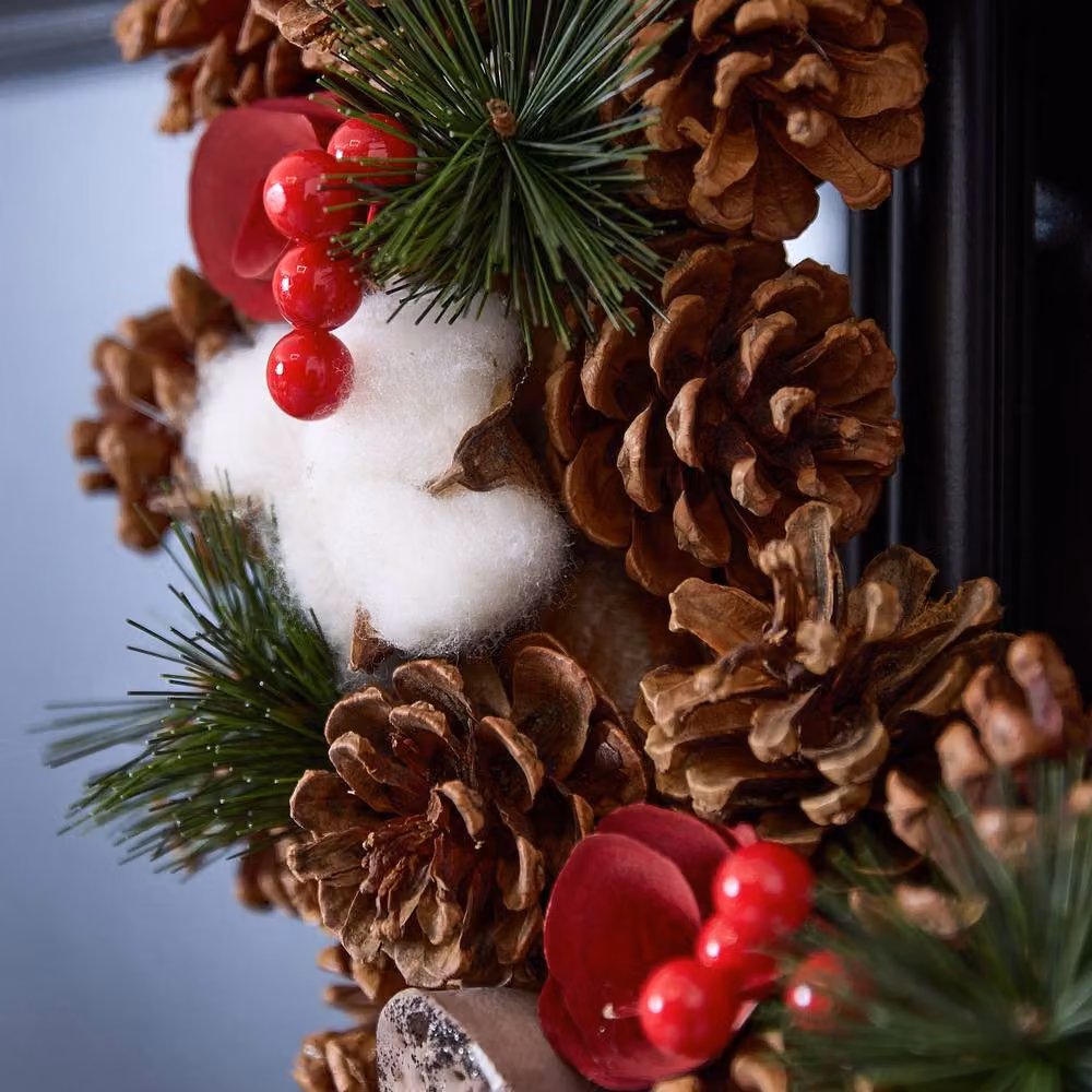 Dibor Red Christmas Wreath with Pinecones, Roses and Deer Hanger, Diameter: 36 cm – 3