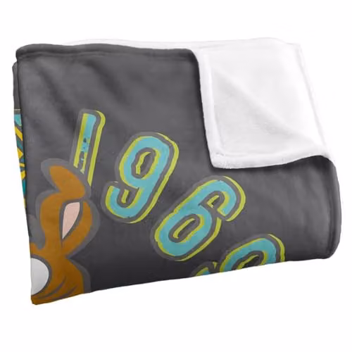LOGOVISION Scooby Doo In The Middle Super Soft Silky Touch Fleece Throw Blanket, Multicolour, W: 152.4 cm x L: 127 cm – 2