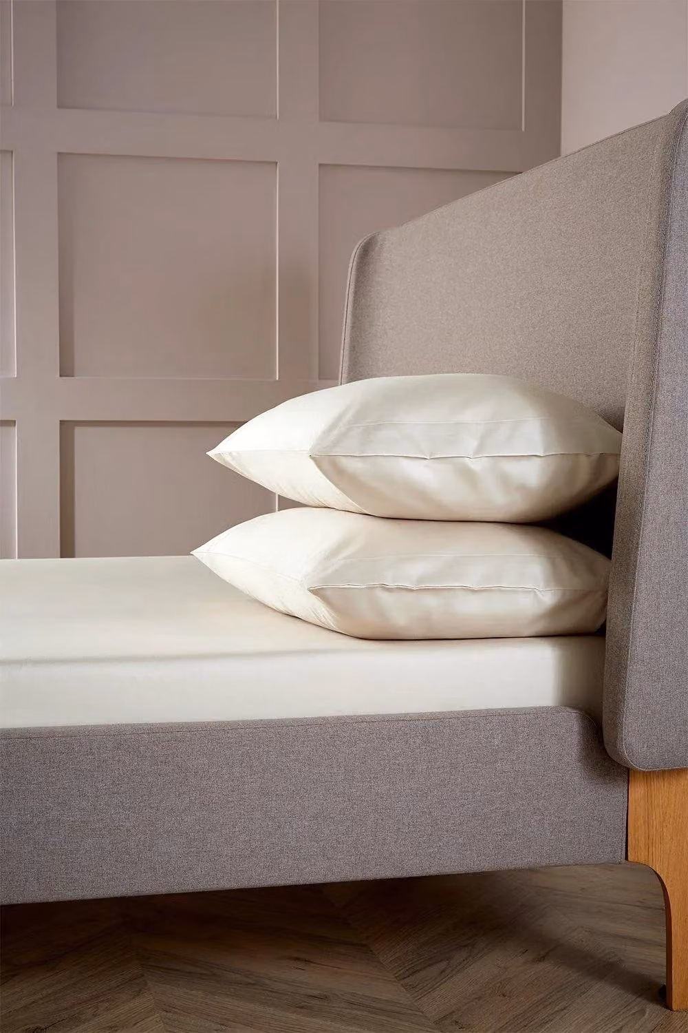 Christy 400TC Luxury Cotton Mako Sateen Plain Dye Fitted Sheet in Beige, W/D/H: 90 x 200 cm – 1