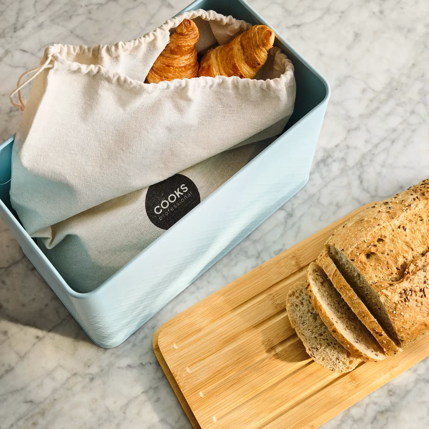 Cooks Professional Diamond Pattern Bread Bin with Linen Bag and Bamboo Cutting Board Lid, Blue – 2