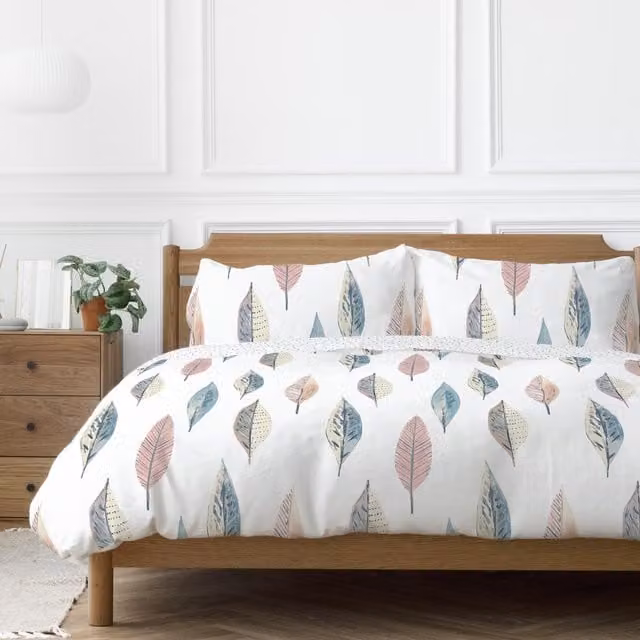 Copenhagen Home Scandinavian Floral Polycotton Duvet Cover and Pillowcase Set in Blue, White and Multicolour, 180 x 200 cm