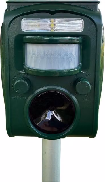 Solar Powered Ultrasonic Cat Repeller with Batteries, Green
