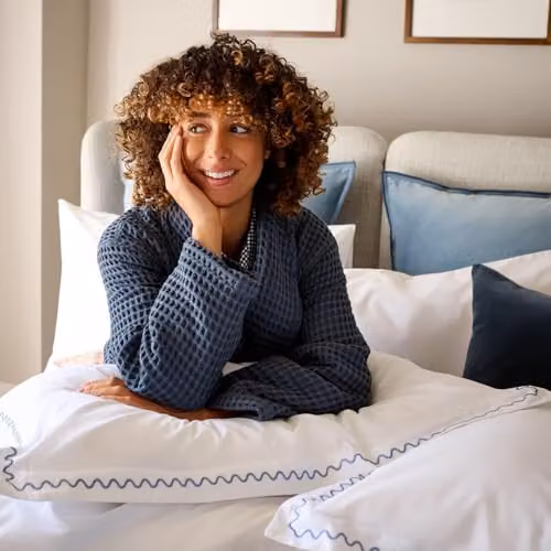 Christy Wave Edge Embroidered Cotton Percale Duvet Cover and Pillowcase Set in Blue, W/D/H: 140 x 200 cm – 6