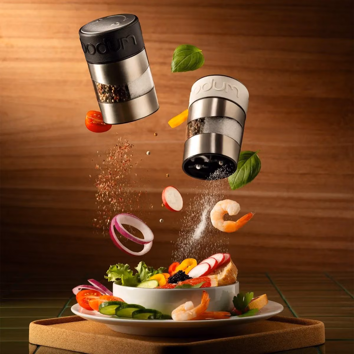 Bodum Twin 2-in-1 Salt and Pepper Grinder in Black with Ceramic and Stainless Steel Mill – 5