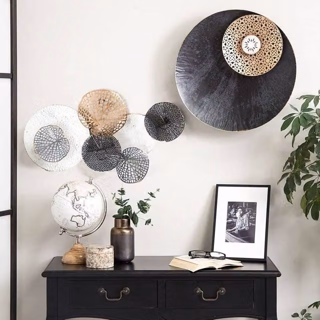 Wyld and Coco Round Metal Wall Art, Multicolour Abstract Geometric Art Deco Design in White, Grey, Black and Gold, W/D/H: 40 x 40 x 1 cm