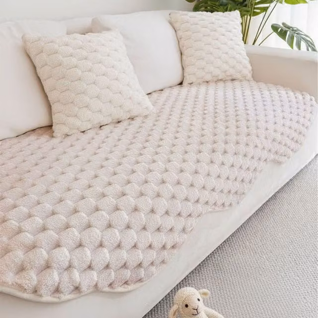 Livingandhome Luxury Thick Faux Plush Non-Slip Sofa Protector Cover, White, W: 150 cm, D: 90 cm