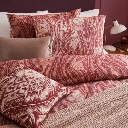 Wylder Albus Jacquard Chenille Cushion in Red, W/D/H: 45 x 45 x 45 cm – 4