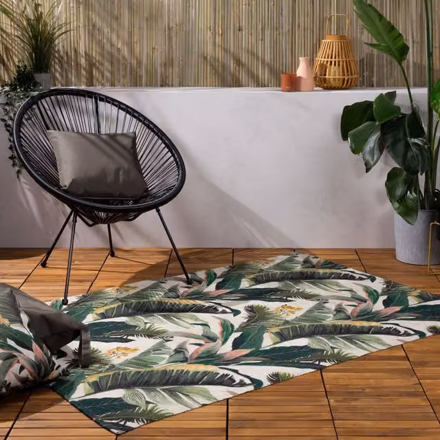 Wylder Tropics Hawaii Woven Tropical Leaf Outdoor and Indoor Rug, Green and White, W/D/H: 120 x 170 cm – 1