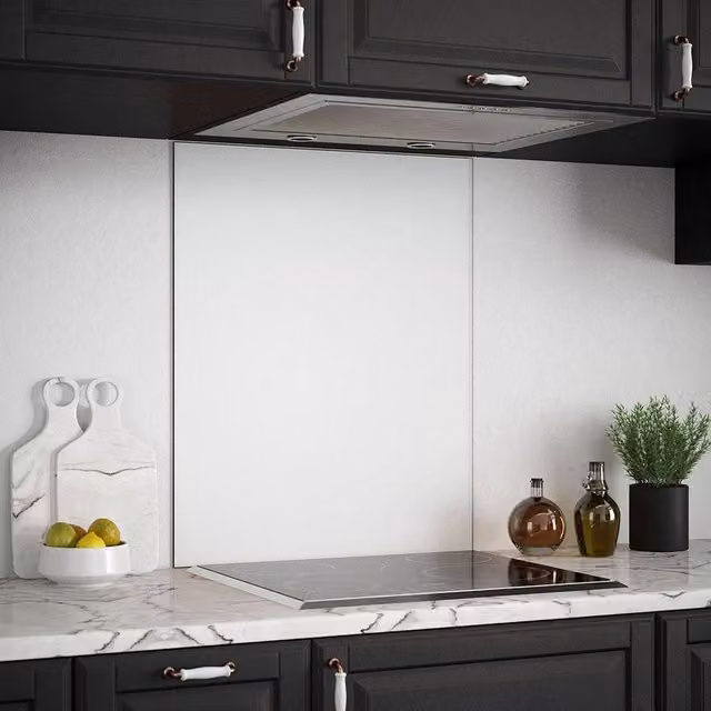 Generic Glossy White Toughened Glass Kitchen Splashback, W: 60 cm, H: 75 cm, D: 0.6 cm
