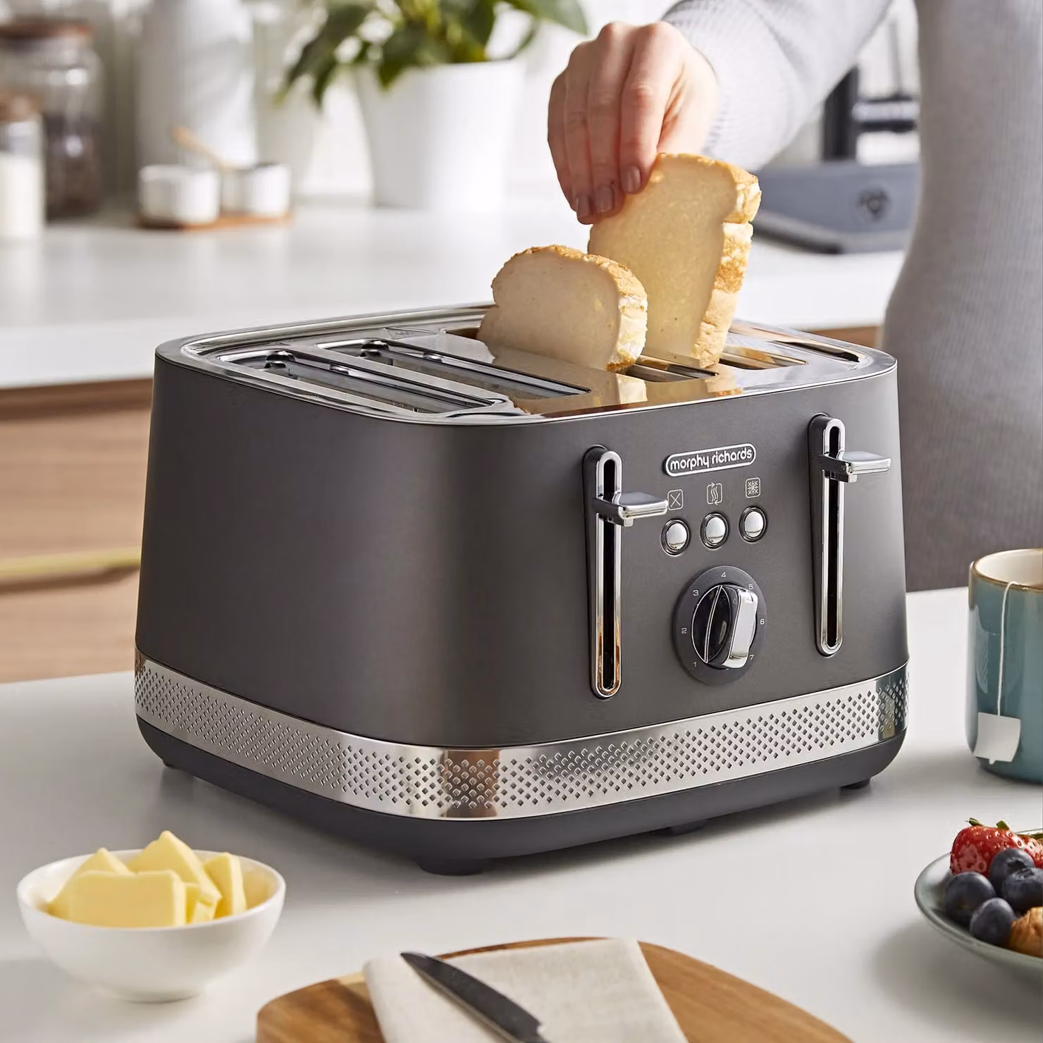 Morphy Richards Illumination 4-Slice Toaster in Dark Grey – 5