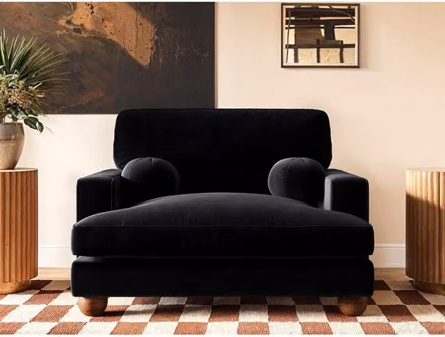 SolaceCo Addison Loveseat in Black Velvet with Scatter Cushions