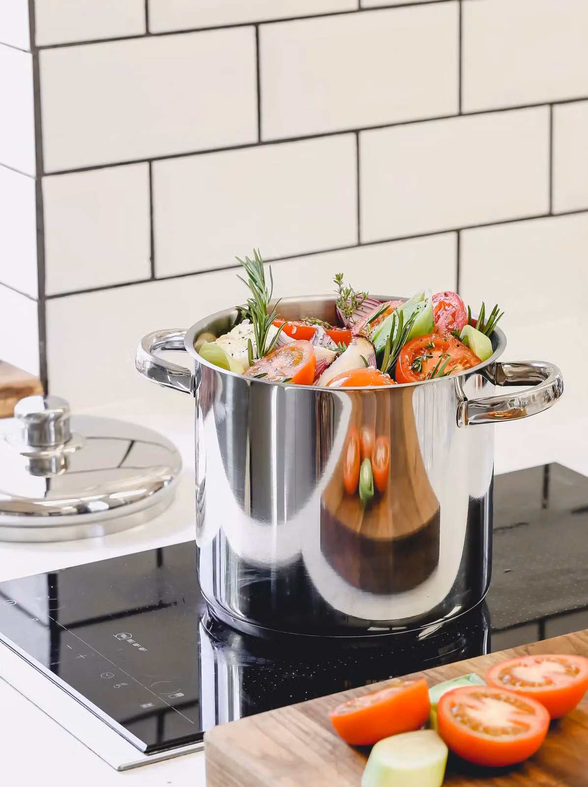 MasterClass Stainless Steel 5.5 Litre Stockpot in Grey – 3