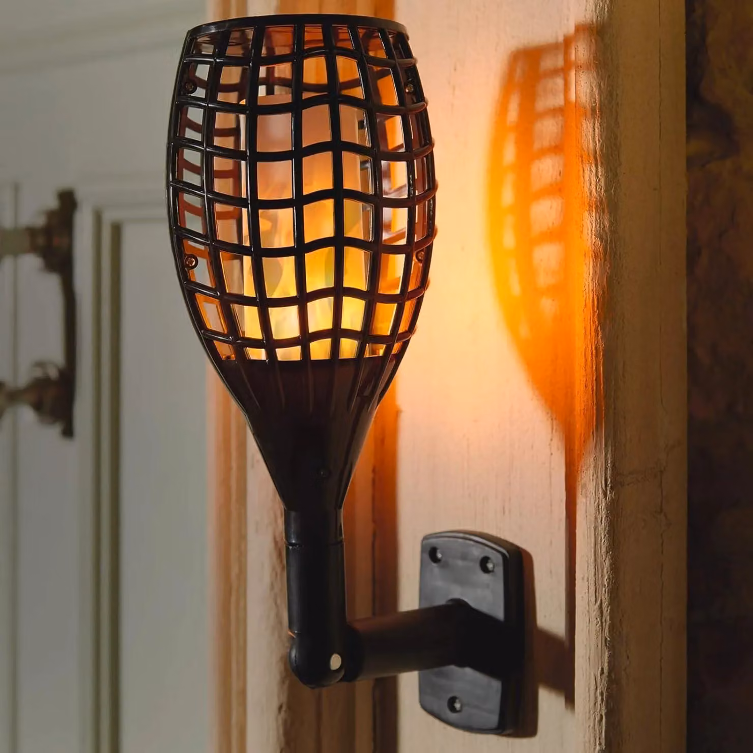 mysmartbuy Solar Powered Flame Effect Garden Torch in Black, Weatherproof LED Outdoor Light with Stake and Wall Bracket – 3