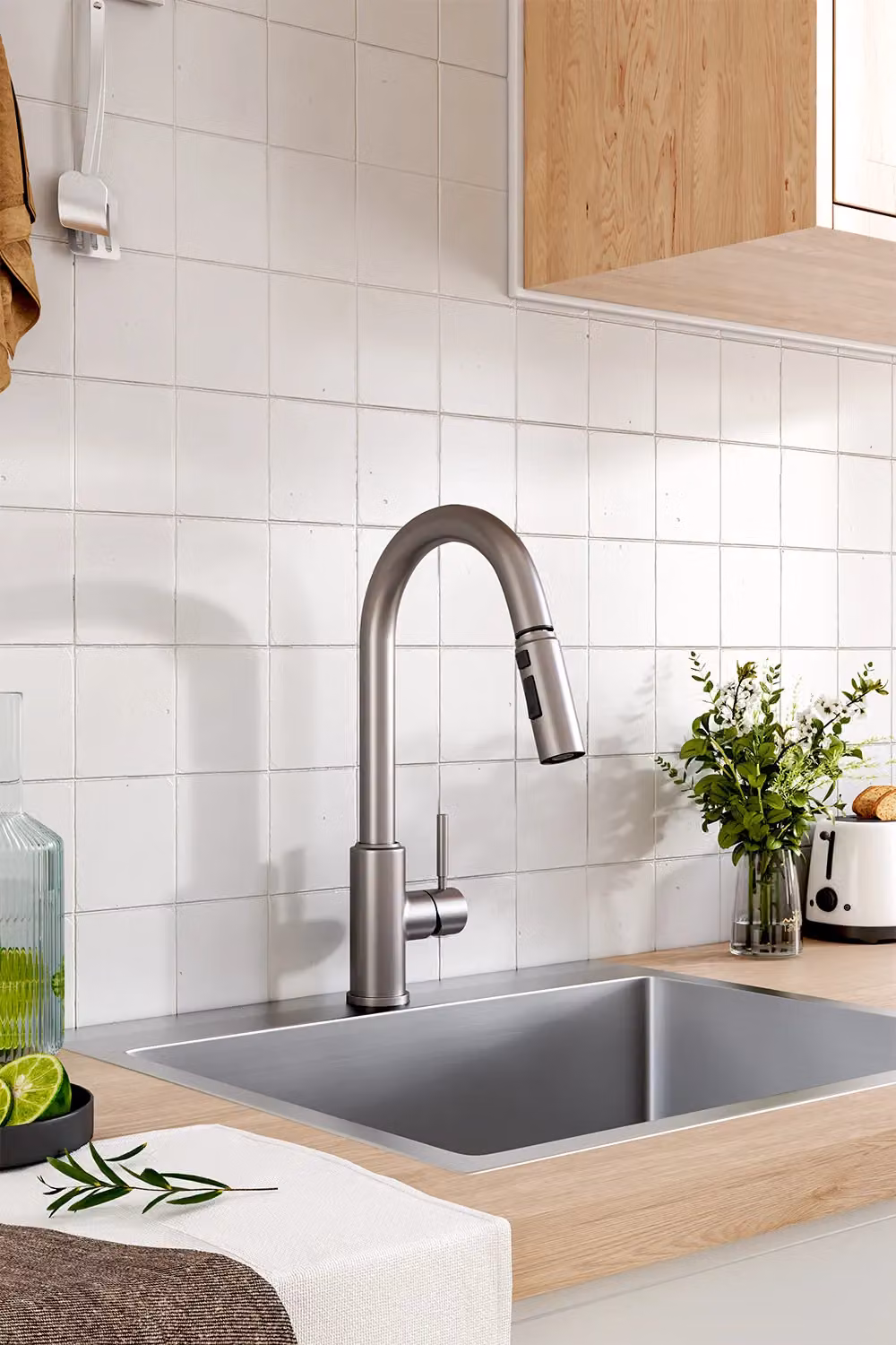 H&O Direct Single Lever Pull Out Kitchen Faucet with Spray Function in Grey Stainless Steel – 2