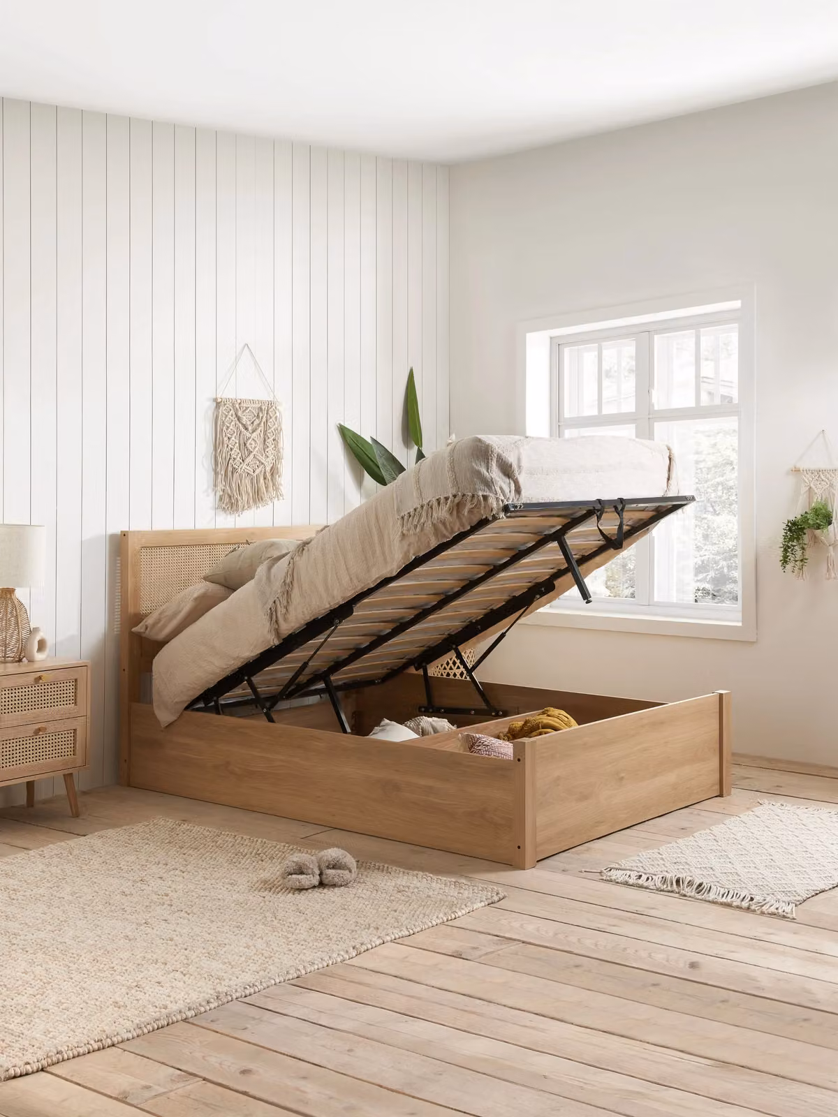 Birlea Croxley Rattan Oak Ottoman Bed Frame in Natural, King Size (180 x 200 cm) – 1