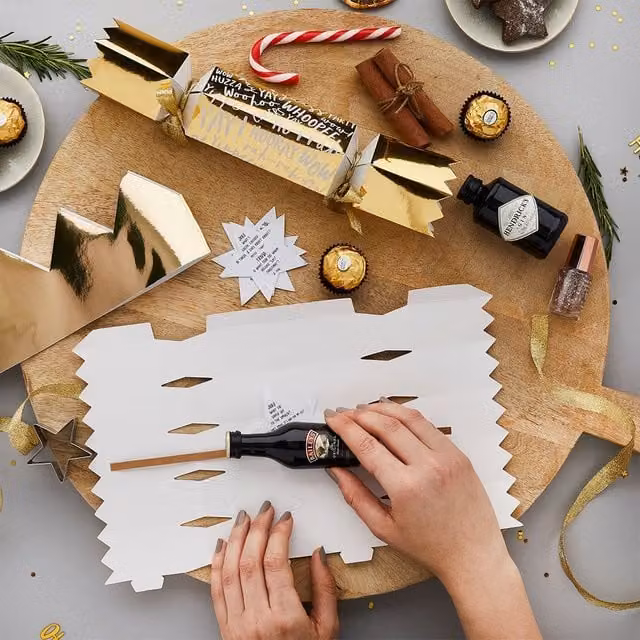 Club Green Gold Core DIY Christmas Paper Crackers, Pack of 6 – 1
