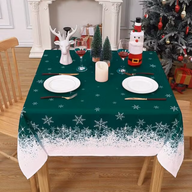 London Boutique Snowflake Christmas Tablecloth in Green and White, W x W: 137.16 x 137.16 cm – 1