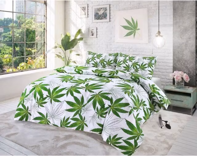 Kampala Hill Cannabis Leaf Graphic Duvet Cover and Pillowcase Set, Green and White, W/D/H: 200 x 200 cm, Pillowcase: 50 x 75 cm