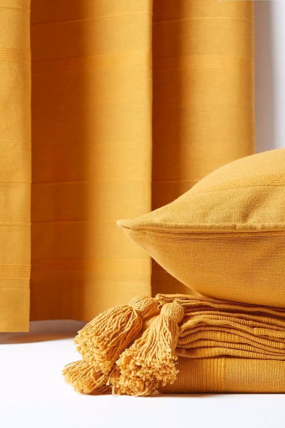 Homescapes Rajput Ribbed Cotton Cushion Cover in Yellow, W/D/H: 45 x 45 x 45 cm – 2