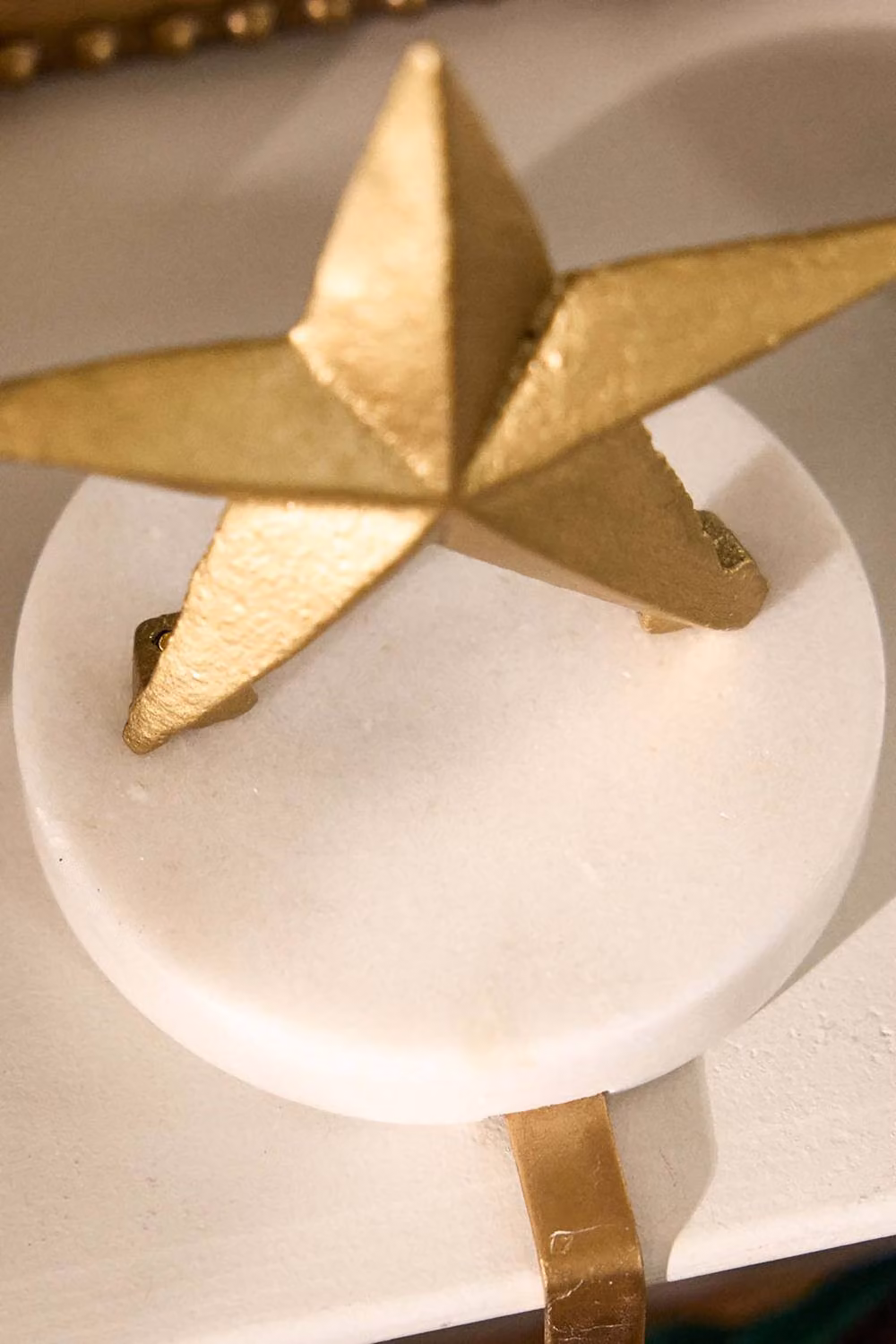 Dibor Set of 2 White Marble and Gold Star Christmas Stocking Holders – 4