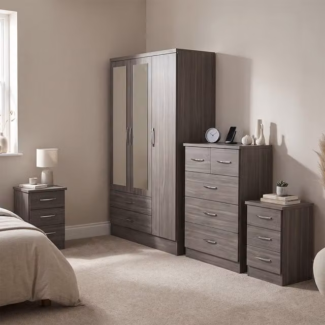 Seconique Nevada 4 Piece Black Wood Grain Bedroom Furniture Set