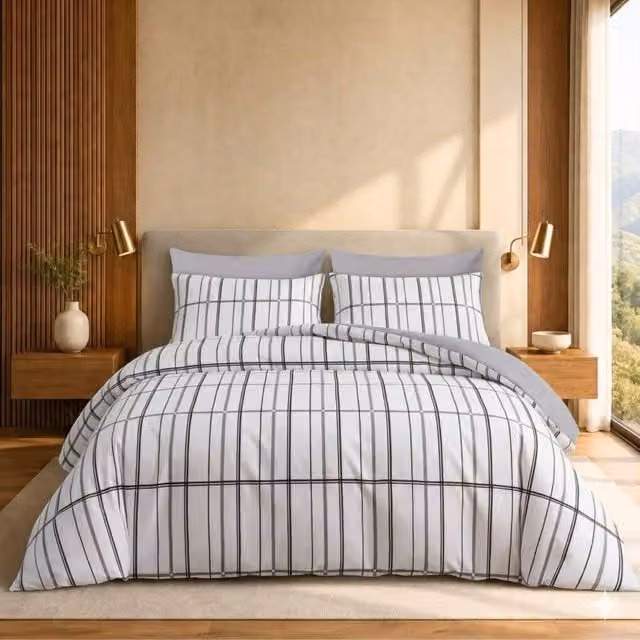 Pamposh Reversible Microfibre Duvet Cover and Pillowcase Set in White – 1