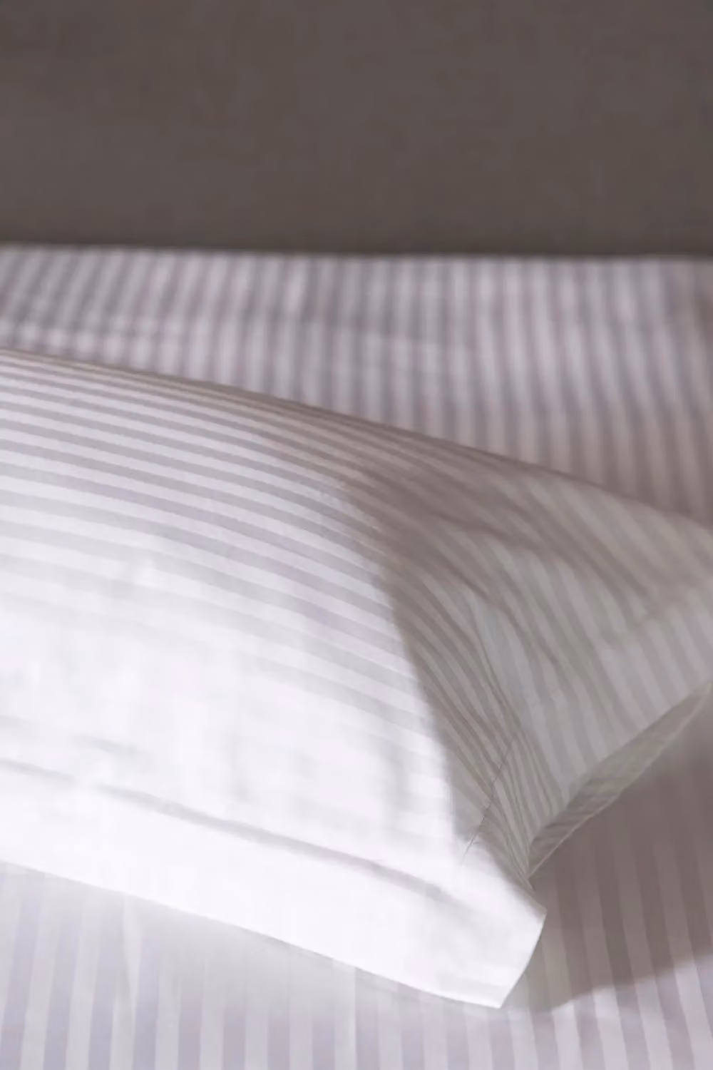 Belledorm Mako Satin Striped Cotton Pillowcase, 540 Thread Count, White or Beige, W: 51 cm x H: 51 cm – 2