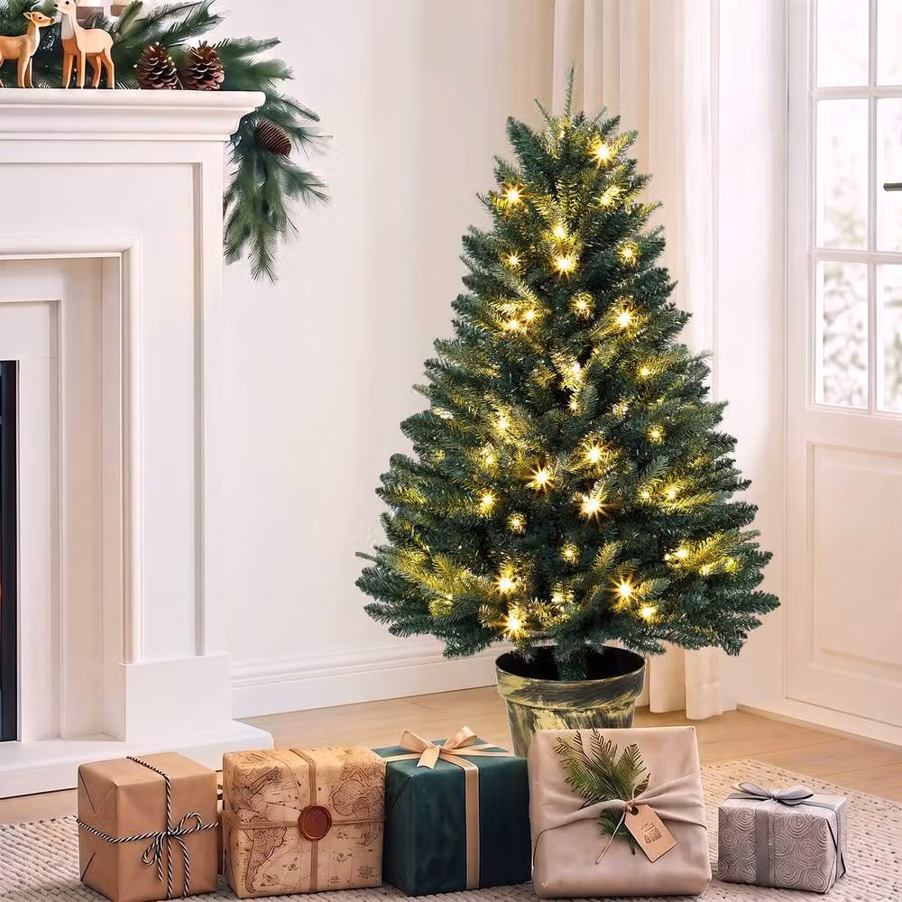 HOMCOM Realistic Green Christmas Tree with 80 Warm White LED Lights – 2